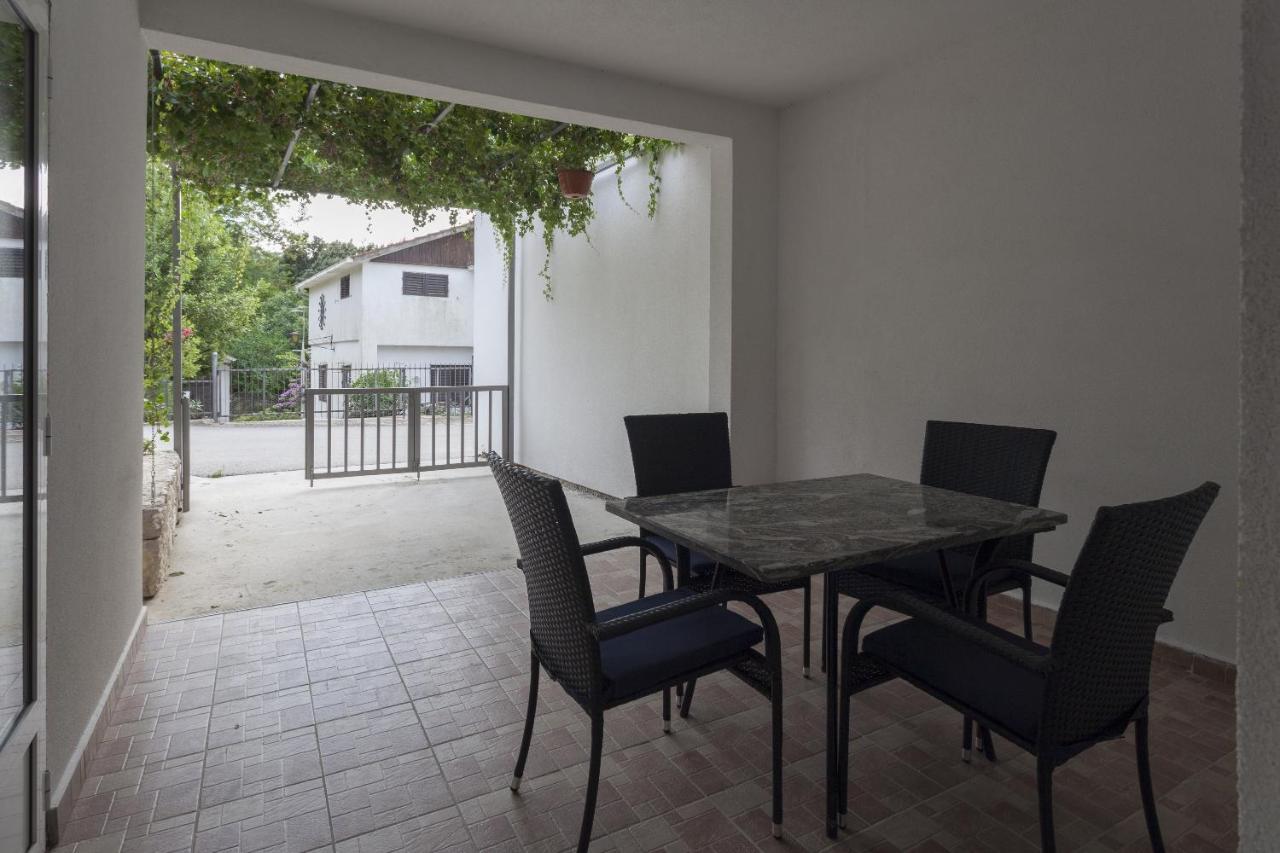 Apartments With A Parking Space Zuljana, Peljesac - 4573 المظهر الخارجي الصورة